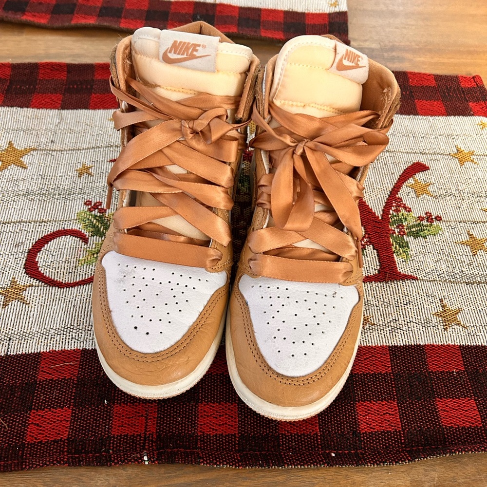 Girls Jordan 1